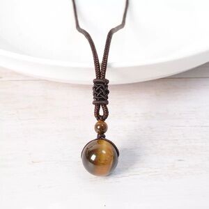 Elegant Brown Pendant Necklace